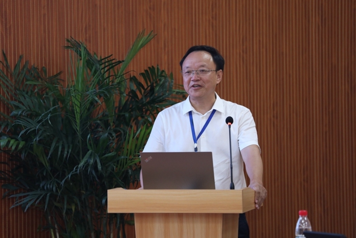 �������������;��������������ĸ���������һ�е�͵����
����ָ��