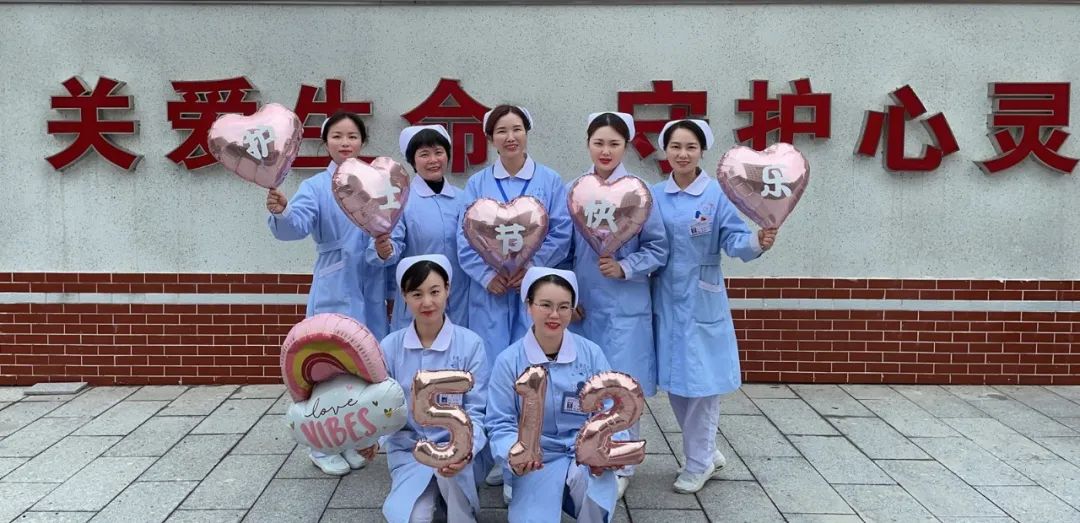 ���죬���ǳ�Ȧ�ˣ������¾������ġ����Ů����