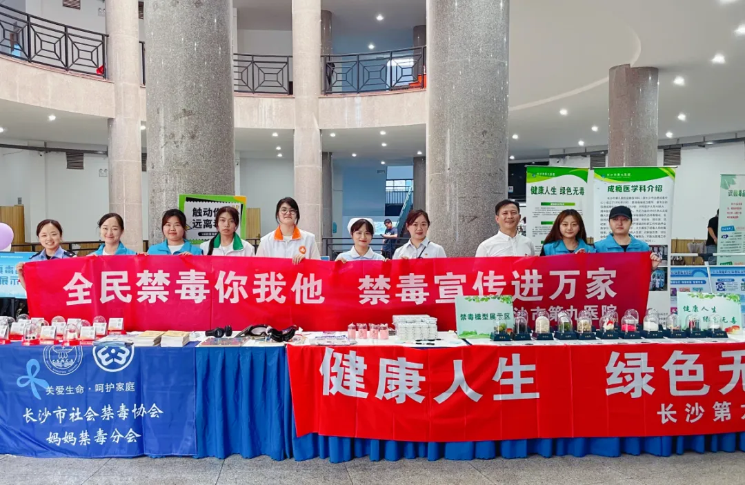 �������� ��ɫ�޶�����͵����
��չ���������������