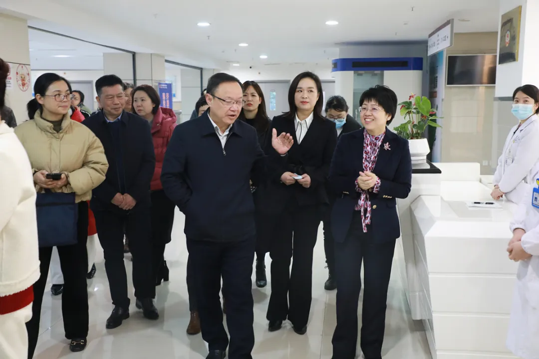 ��ʵ�� ����Զ����͵����
��������ʱ