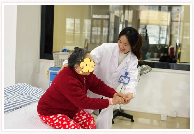 �����ؼ�ح��͵����
Ůְ����������ҫ���֣�