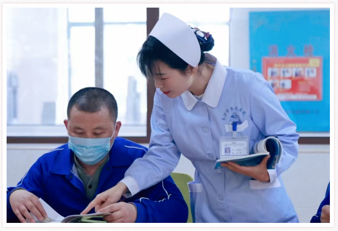 �����ؼ�ح��͵����
Ůְ����������ҫ���֣�