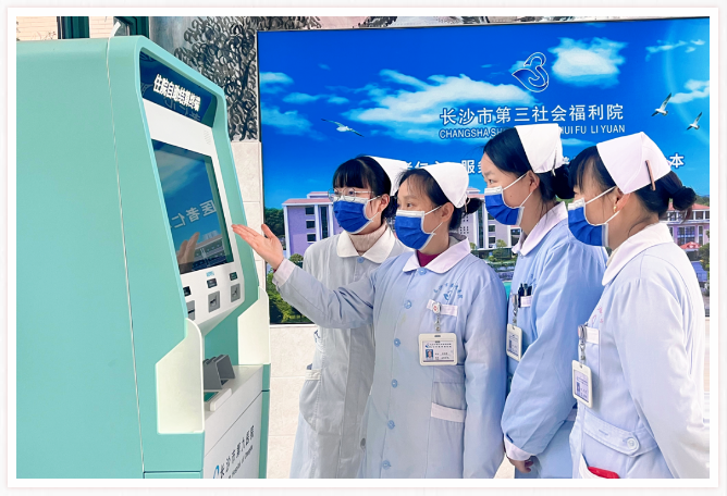 �����ؼ�ح��͵����
Ůְ����������ҫ���֣�