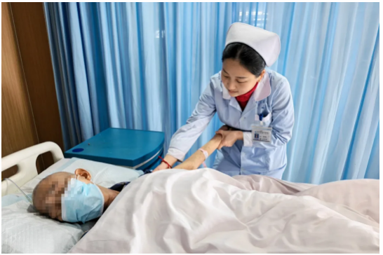 �����ؼ���ح��͵����
Ůְ����������ҫ���֣�