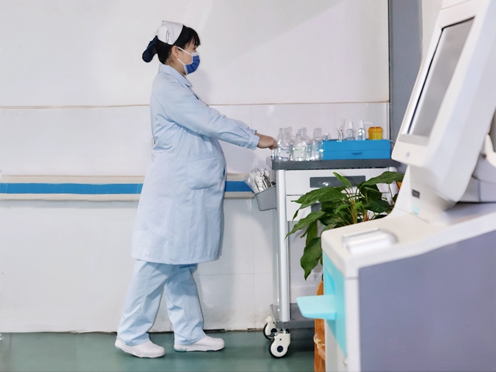 8���ҡ����԰�֮������ҹ���