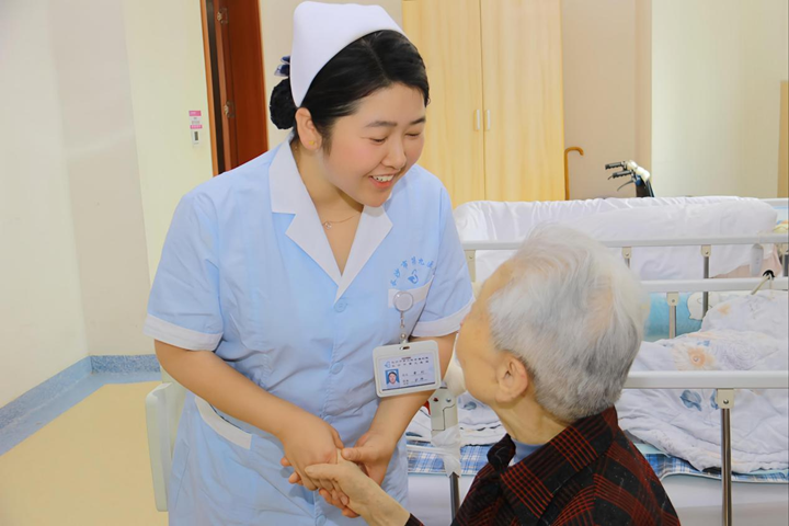 13���ҡ����԰�Ϊ���������ߵġ��ػ��ߡ�